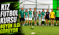 Kız futbol kursu büyük ilgi görüyor