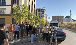 Minibüs Kaldırımı Aşıp Bahçeye Daldı! 6 Yaralı