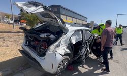 Feci kaza! Tır ile otomobil çarpıştı, 4 kişi yaralandı