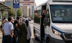 Kırşehir'de ilginç anlar: Durakta bekleyen vatandaşlar şoke oldu