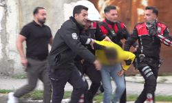 Balkondan Tüfekle Ateş Açıldı: Polis Dahil 12 Kişi Yaralandı