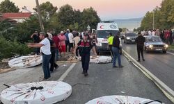 Tırın Altında Kaldılar! Feci Kazada 4 Kişi Hayatını Kaybetti