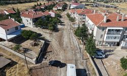 Kervansaray Mahallesi’nde yol ve otopark çalışması başladı