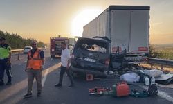 Minibüs Tıra Arkadan Çarptı! 11 Yaşındaki Çocuk da Hayatını Kaybetti
