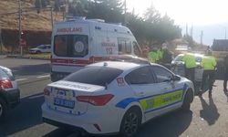 İki Otomobil Kavşakta Çarpıştı:1 Ölü, 1 Yaralı