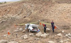 Kayalık Alana Savruldu! Devrilen Otomobilin Altında Can Verdi