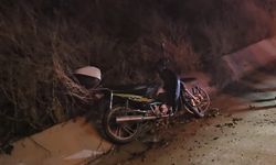 Ön Lastik Patladı, Motosiklet Şarampole Uçtu! Karı Koca Yaralandı