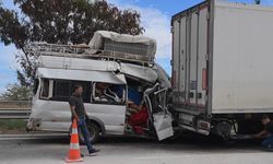 Otoyolda Can Pazarı! 6 Araç Çarpıştı, Aralarında Çocukların da Olduğu 11 Kişi Yaralandı