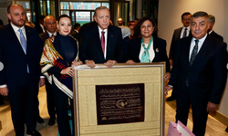 Kırşehir’in Ahi Sancağı Cumhurbaşkanı Erdoğan’a Takdim Edildi