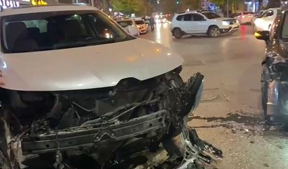 Ankara Caddesi’nde maddi hasarlı kaza