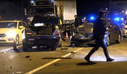 Nevşehir'de üç otomobilin karıştığı kazada 2 kişi öldü, 2 kişi yaralandı