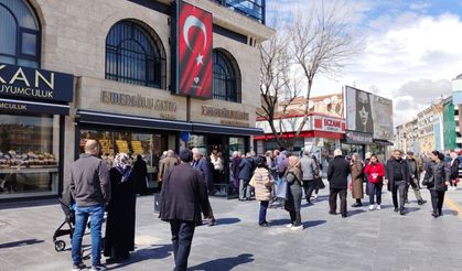 Kırşehir’de altın izdihamı: Fiyatları gören kuyumculara koştu