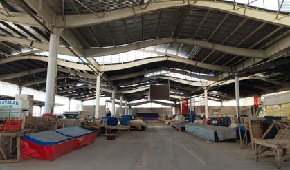 Kırşehir’de Yol Kavşağı Yapılıyor, Pazaryeri Isınmayı Bekliyor