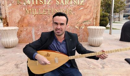 Kırşehir’de Neşet Ertaş sevdalısı: Bağlamasıyla türkülere sahip çıkıyor