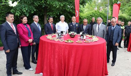Kırşehir’de il protokolü bayramlaşma programında buluştu
