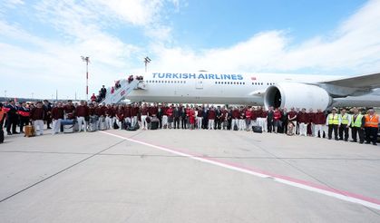 Ay-Yıldızlılar, ABD'ye Ayak Bastı