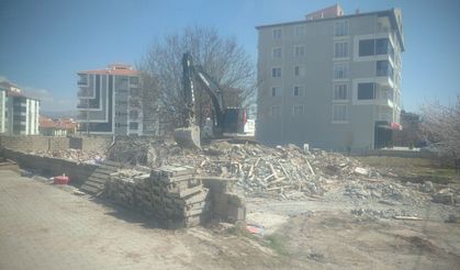 Kırşehir’de Metruk Binalara Geçit Yok: 16 Yapı Yıkıldı