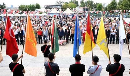 Türkiye’nin Dört Bir Yanından Geldiler, Cacabey Meydanı Coşkuyla Doldu