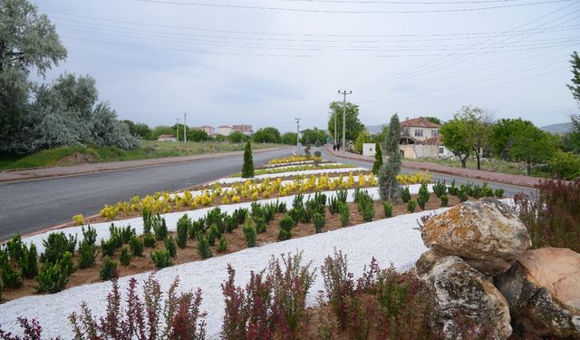 KIRŞEHİR’İN İKİ CADDESİ DAHA YENİ GÖRÜNÜME KAVUŞTU…