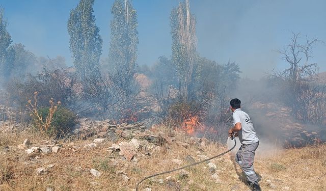 Armutlu Köyü’nde yangın! Ekipler anında müdahale etti