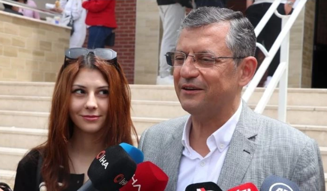 İpek Özel kimdir? Özgür Özel'in kızı İpek Özel kaç yaşında? Özgür Özel CHP'den aday mı?