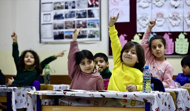 MEB'in yeni müfredatı gelecek yıldan  itibaren kademeli uygulanmaya başlanacak