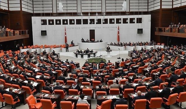 Sağlık alanında düzenlemeler içeren kanun teklifi komisyonda kabul edildi