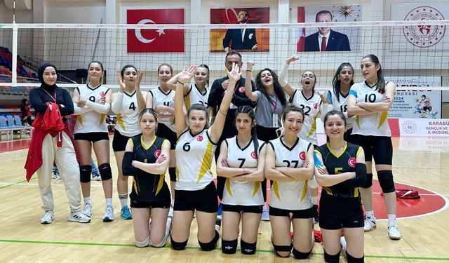 VOLEYBOL TAKIMIMIZ 3.OLDU