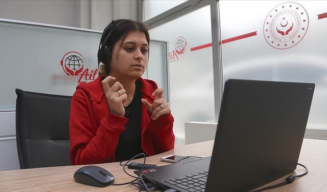 AİLEM Engelsiz İletişim Merkezi, işitme engelliler için 98 bin 319 çağrıya çeviri desteği sağladı