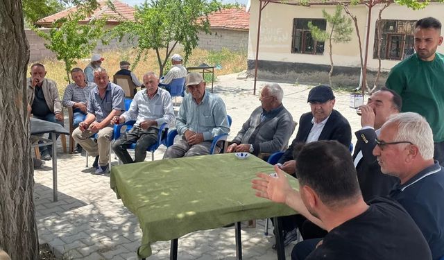 Başkan Ekicioğlu ve Zengin, çiftçilerin zararını yerinde inceledi