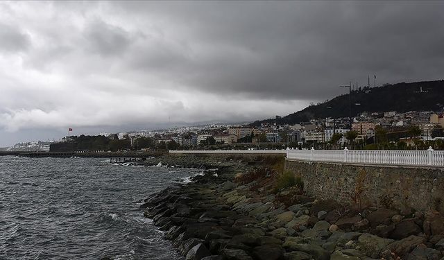 Sıcaklıklar kuzey ve iç kesimlerde düşecek, kuzeydoğuda kuvvetli yağış bekleniyor