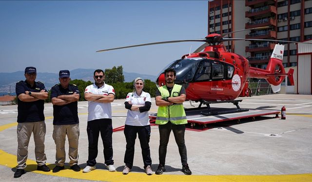 TSK'dan emekli pilotlar ambulans helikopterde hayat kurtarmak için mesai yapıyor