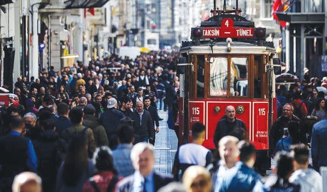 Türkiye'nin kadın nüfusu 2026'da erkekleri geçecek