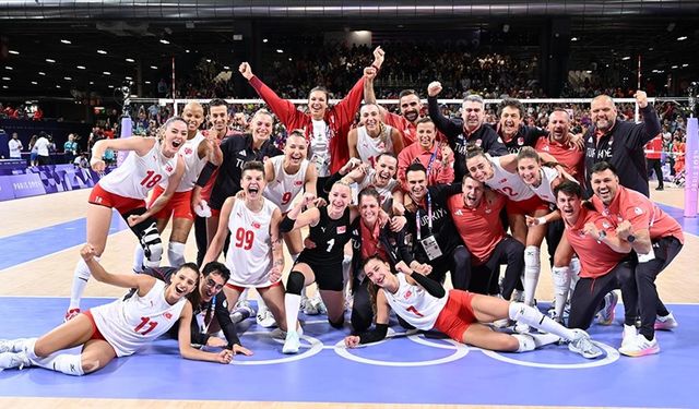 A Milli Kadın Voleybol Takımı, olimpiyat oyunlarında ilk kez yarı finale yükseldi