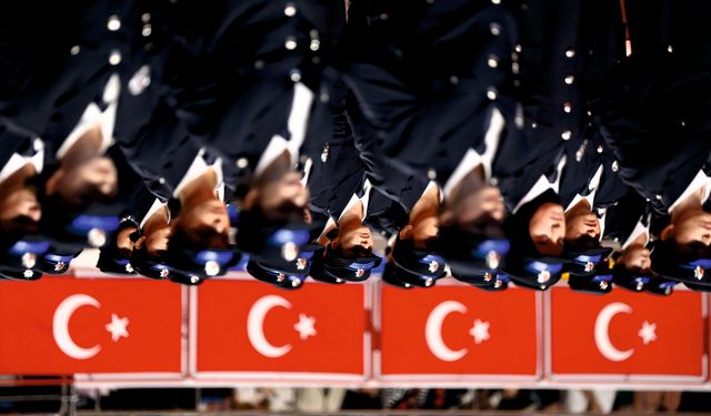 Eğitimini tamamlayan 280 polis adayı mezun oldu