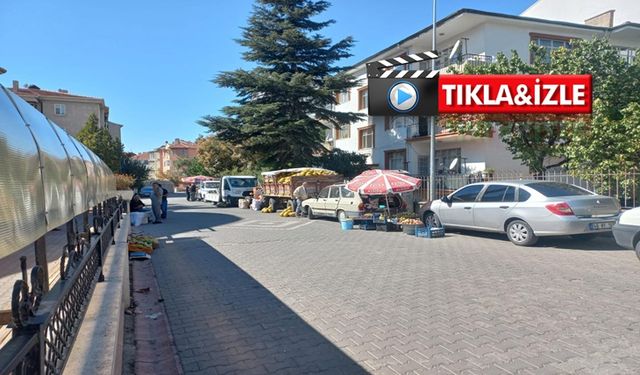 Kırşehir’de seyyar satıcılar trafiği tehlikeye atıyor