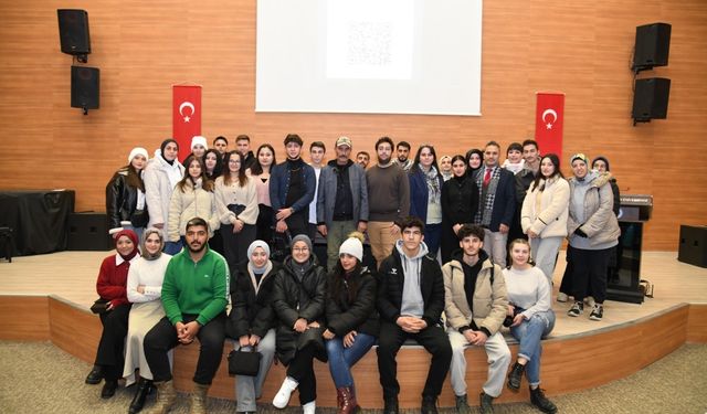 Fenomen muhtar adayı Kırşehir’de öğrencilerle buluştu