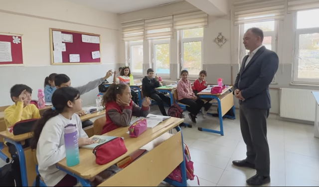 Müdür Gülşen, TEV Zahide Zehra Garring İlk ve Ortaokulu’nu Ziyaret Etti