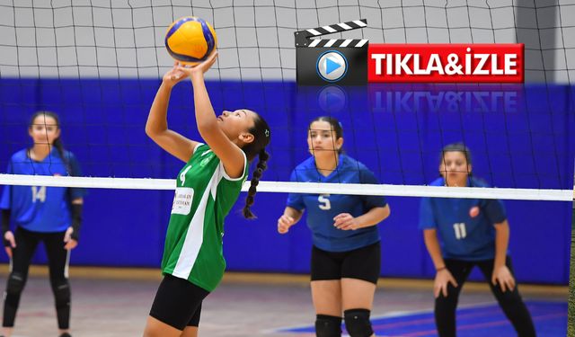 VOLEYBOL MİDİ KIZLARDA 3.GÜN HEYECANI YAŞANDI