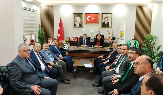AK Parti 'Vefa İftarı' düzenledi, katılım yoğun oldu