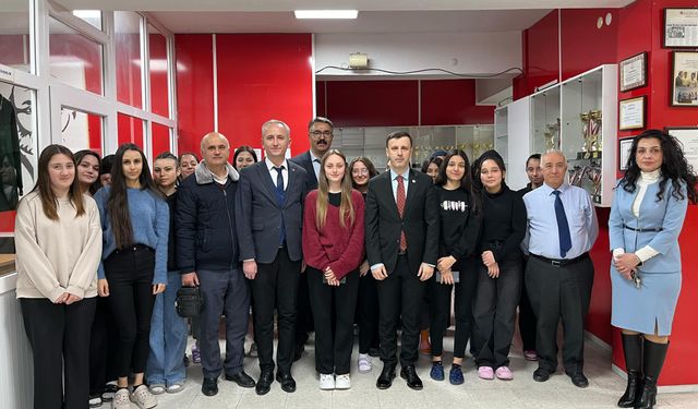 Kaymakam Kaya gençlerle bir araya geldi