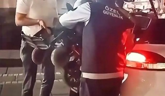 Yaşlı kadının koşarak yardımına gittiler...