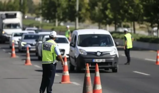 Trafik kurallarını hiçe saydılar canları tehlikeye attılar
