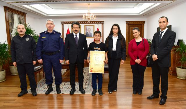 Kırşehir’de öğrenciler trafik haftasında ödüllerine kavuştu