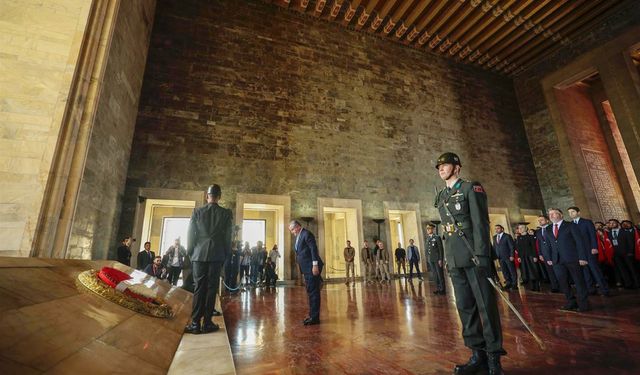 Kırşehirli gençler, Anıtkabiri ziyaret etti