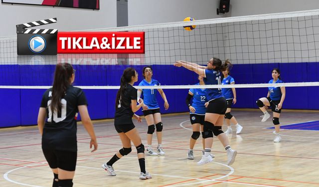 LİSELERARASI VOLEYBOLDA SOSYAL BİLİMLER 3.OLDU