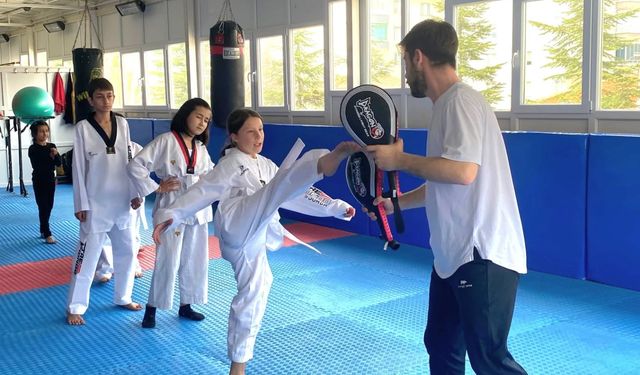 Mucurlu gençler, Taekwondo sporuna yoğunlaştı
