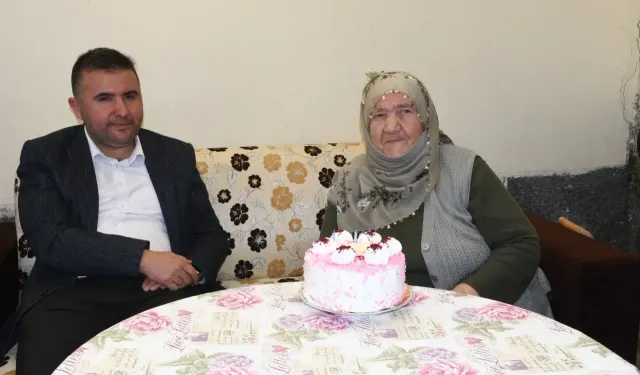 Kendisi o şehrin en yaşlı kişisi...114 yaşına girdi!