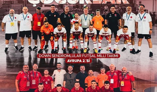 Bakan Bak, Down Futsal milli takımını tebrik etti
