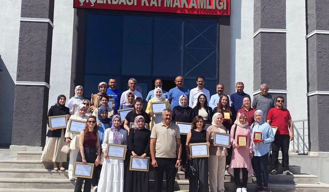 Çiçekdağı’nda örnek öğretmenlere anlamlı teşekkür